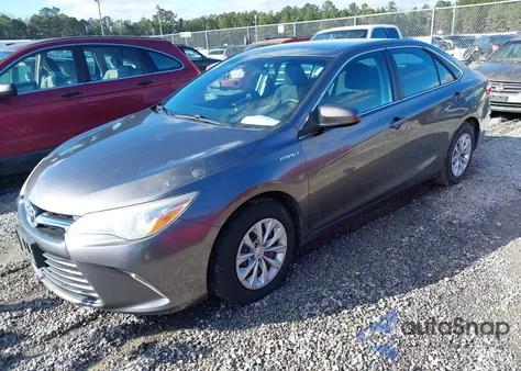 2015 Toyota Camry Hybrid Le z USA, uszkodzony, nr VIN 4T1BD1FK2FU173379